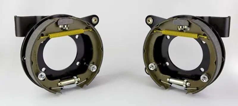 Wilwood Brackets (2) - Disc/Drum Mustang 8.8 2.50in Offset 1PC 11x0.81 Rotor Fan Favorite