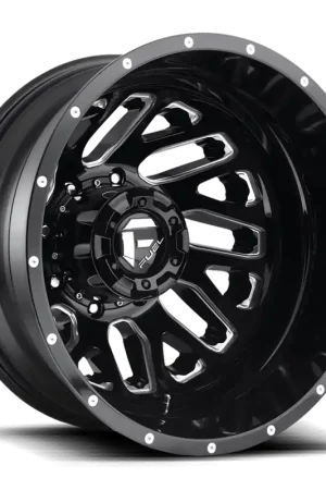 Fuel Triton Dually D581 20x8.25 -240 8x165.1mm 121.5mm Gloss Black Milled Premium